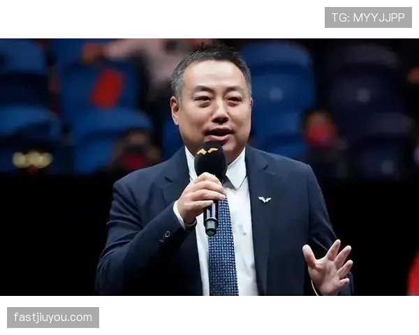 刘国梁喝咖啡都那么讲究，普通人估计得攒半年工资才能跟上这节奏